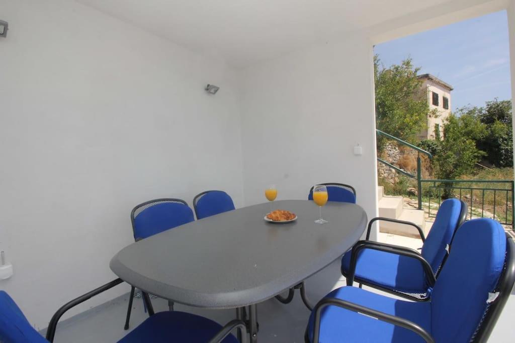 Holiday Home Aria 포드고라 외부 사진