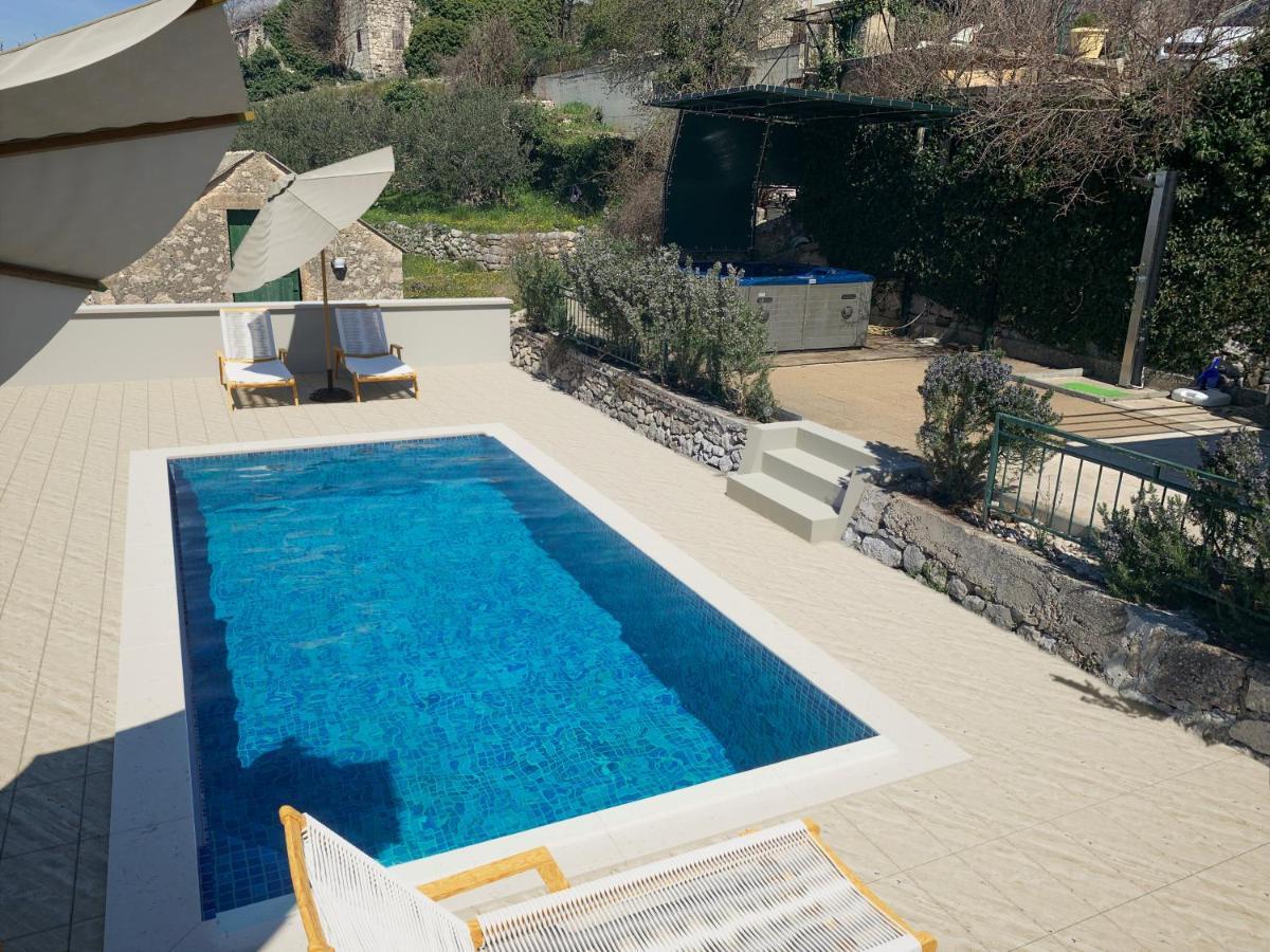Holiday Home Aria 포드고라 외부 사진